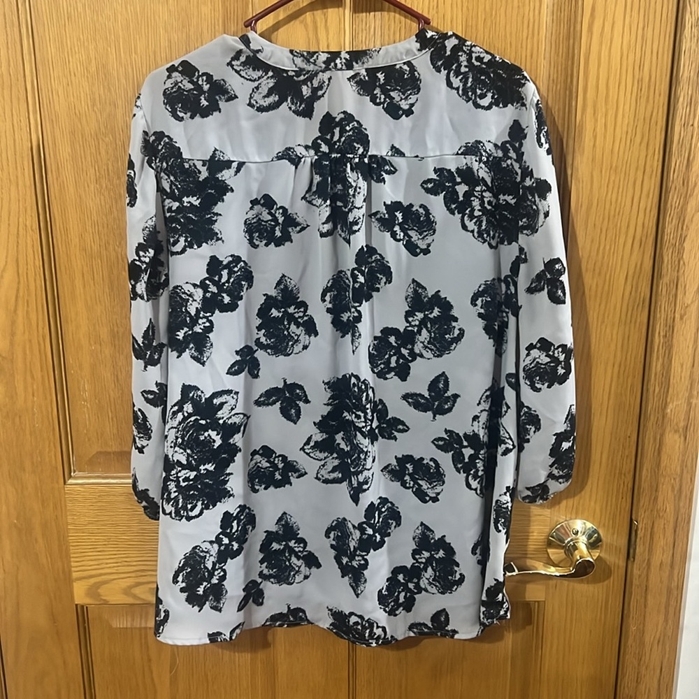 Maurice’s blouse size 1 - Picture 3 of 4